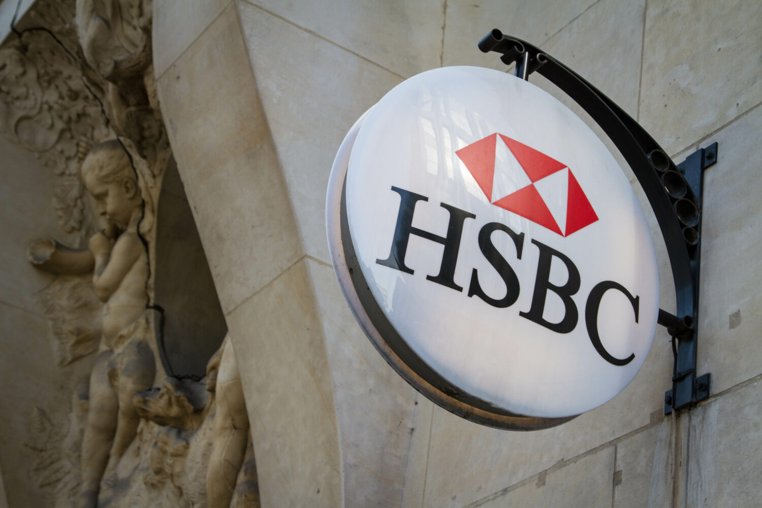114 Branches To Close As Hsbc Says Online Banking The Norm Completely Retail News 4247
