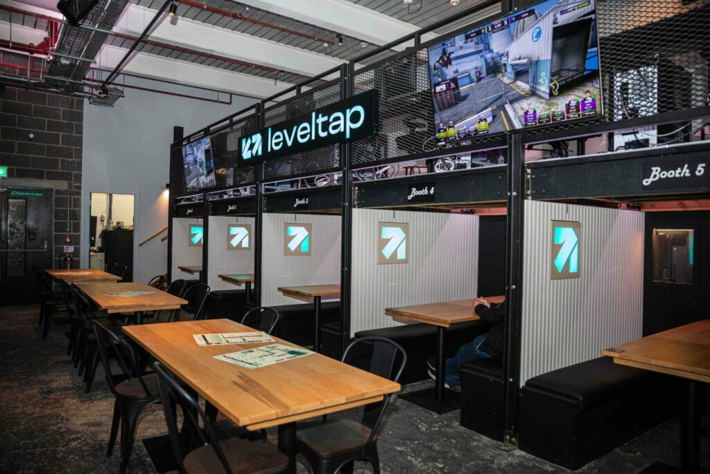 Booths with screens at Leveltap