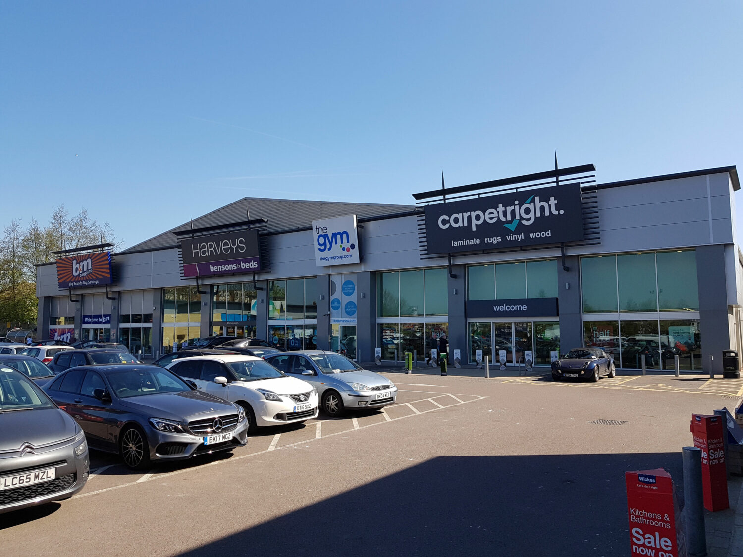 Greater London retail park handed £26m price tag - Completely Retail News