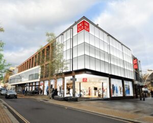 Hammerson secures second flagship letting with UNIQLO